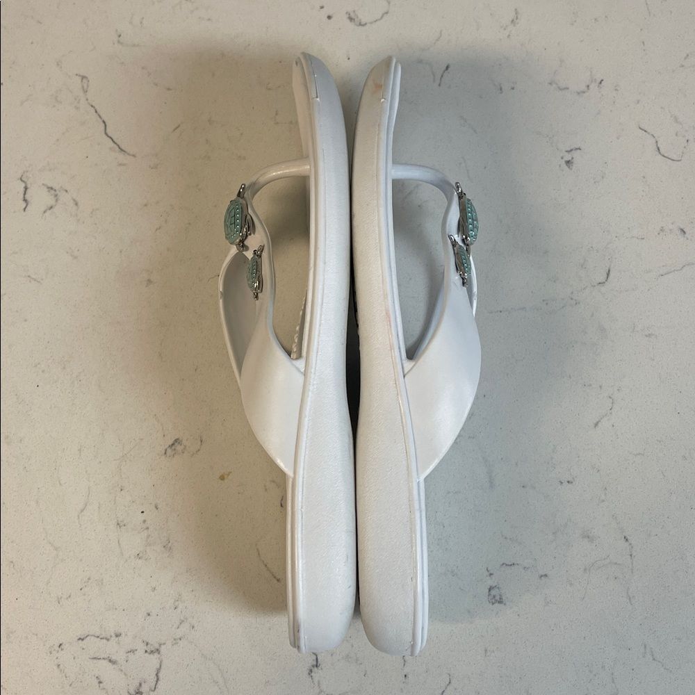 OKA B. White Theresa Sea Turtle Flip Flops Size M/L 8.5-9.5 - Picture 6 of 17